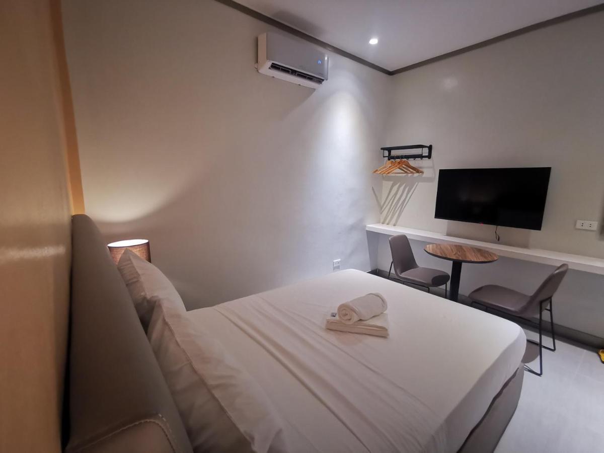 Yes Hotel Imus Cavite Екстер'єр фото