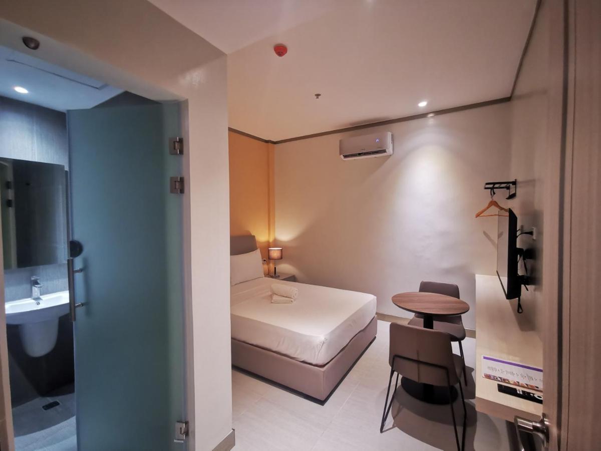 Yes Hotel Imus Cavite Екстер'єр фото