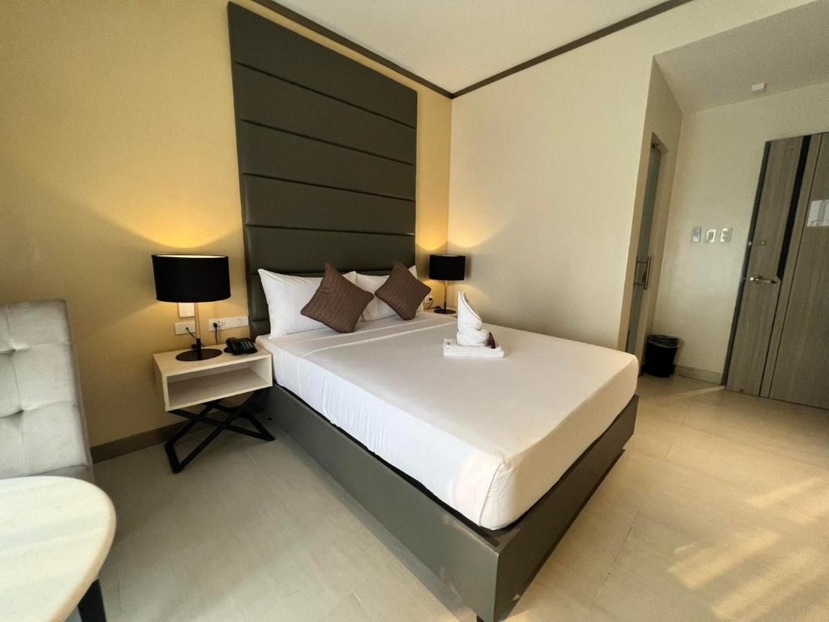 Yes Hotel Imus Cavite Екстер'єр фото