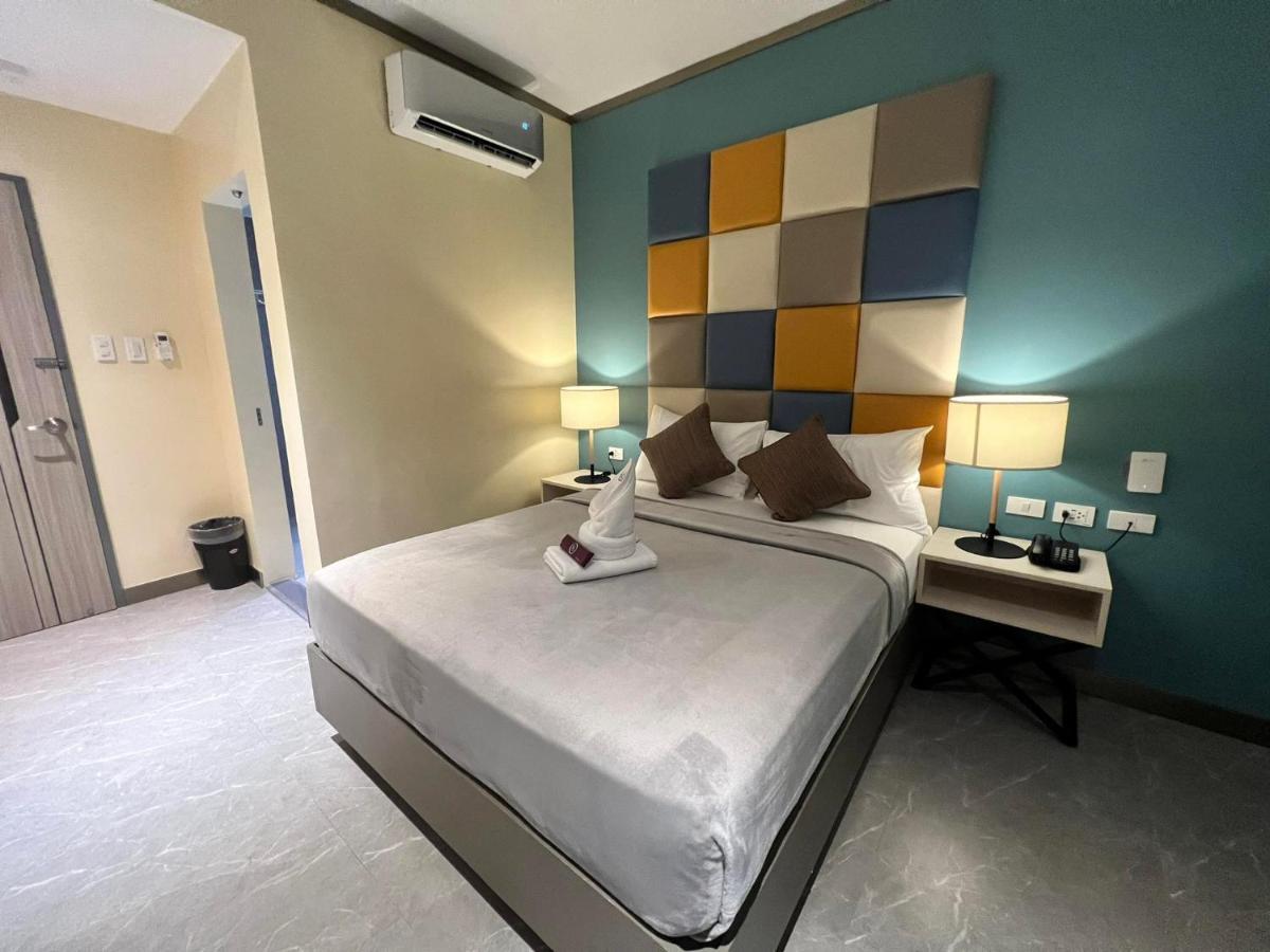 Yes Hotel Imus Cavite Екстер'єр фото