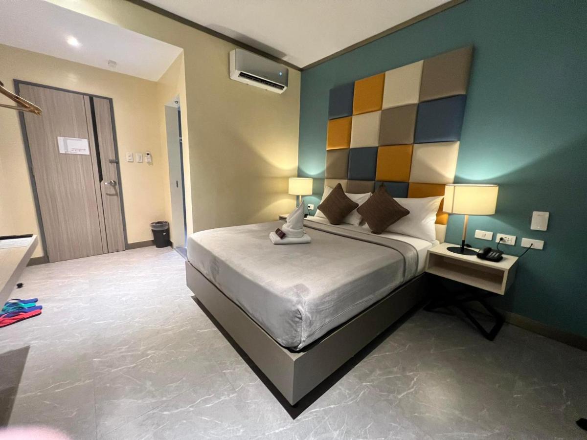 Yes Hotel Imus Cavite Екстер'єр фото
